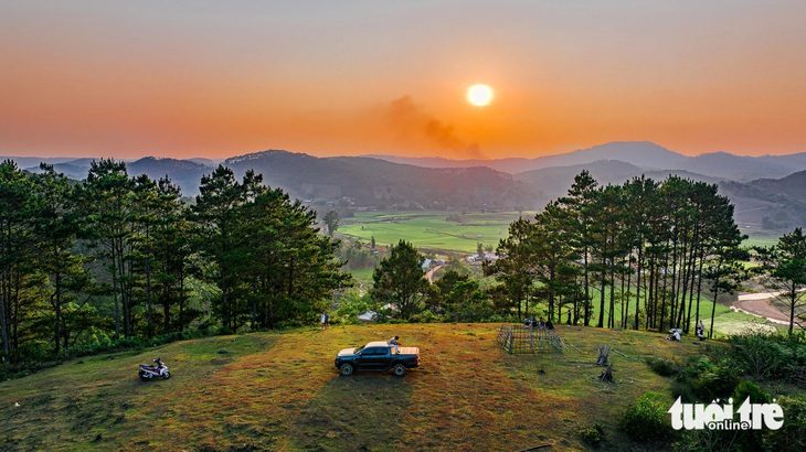Măng Đen đẹp hoang sơ với khí hậu mát mẻ đang là điểm đến mới nổi trên bản đồ du lịch - Ảnh: HÀ NGUYỄN